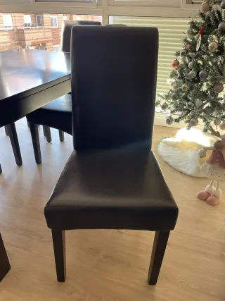 Mesa comedor y 6 sillas polipiel
