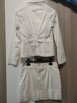 Completo giacca e gonna corta bianco