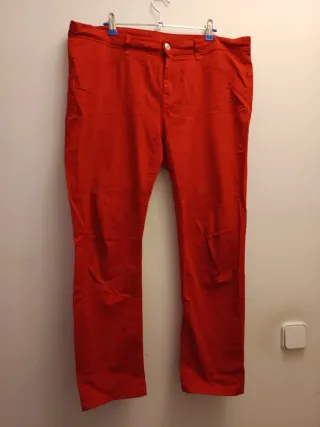 Pantalón vaquero rojo talla grande