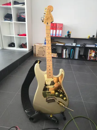 Guitarra Fender Squier Stratocaster Modificada