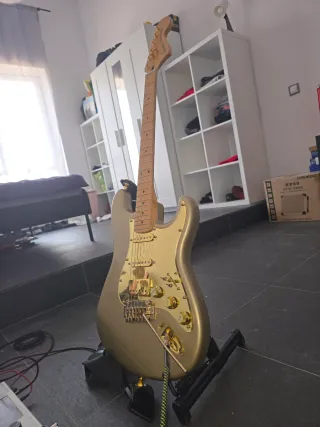 Guitarra Fender Squier Stratocaster Modificada