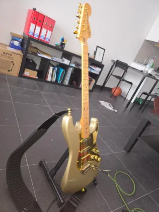 Guitarra Fender Squier Stratocaster Modificada