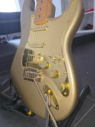 Guitarra Fender Squier Stratocaster Modificada