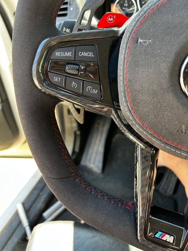 Volante BMW Cuero Negro y Carbono serie F