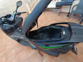 Kawasaki J125 Scooter