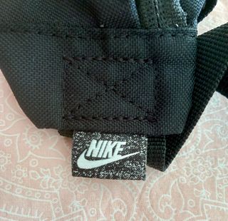 Riñonera Nike negra – logo grande – unisex
