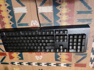 Tastiera meccanica Trust CADA RGB