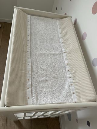 Cambiador Ikea con colchoneta