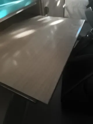 Scrivania con cassetti e porta Bizum o in mano