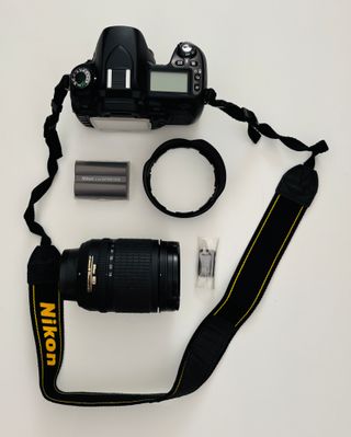 Nikon D80 con objetivo Nikkor DF AFS 18-135