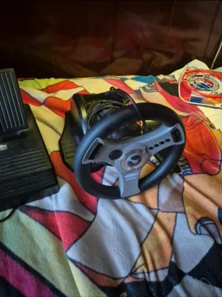 Volante PS2 con pedali