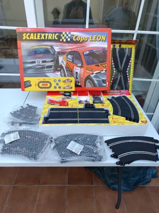 Scalextric Copa León + 12 Curvas