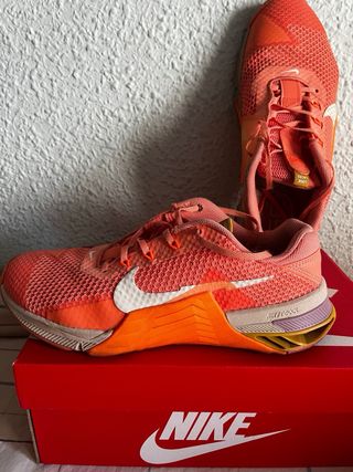 Nike Metcon 7 Naranja/Rosa