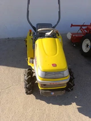 Mini tractor japonés Iseki Piccoro TC13