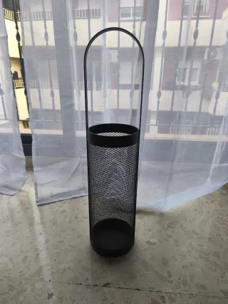 Paragüero negro de metal