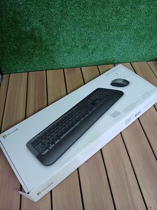 Teclado y ratón inalámbricos Microsoft