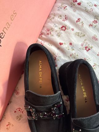 Alma en Pena piel y pedrería nuevos talla 37 por60