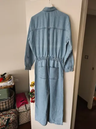 Mono vaquero Pull&Bear bolsillos, cuello camisero