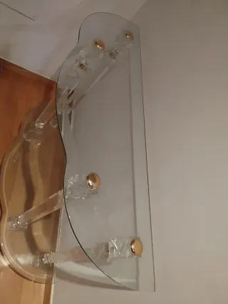 Recibidor de cristal y acrílico dorado