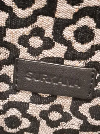 Bolso Original Marca Surkana Negro y Blanco.