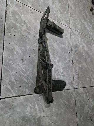 Soporte Estribera Izquierda Kawasaki GPZ