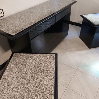 Cómoda con espejo y 2 mesitas