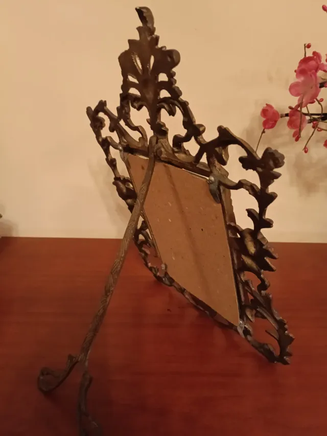 Marco de fotos de metal ornamentado