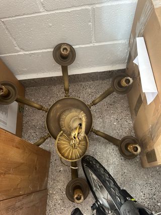 Lámpara de bronce estilo clásico