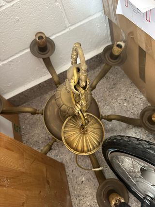 Lámpara de bronce estilo clásico