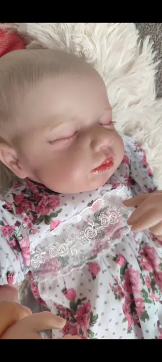 Bambola Reborn femmina con ciuccio e biberon