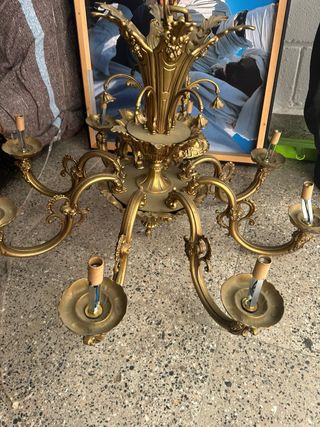 Lámpara de bronce estilo clásico