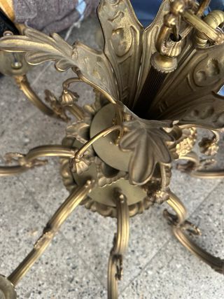 Lámpara de bronce estilo clásico