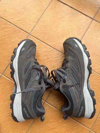 Zapatillas montaña trekking Hombre Quechua MH100