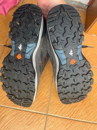 Zapatillas montaña trekking Hombre Quechua MH100