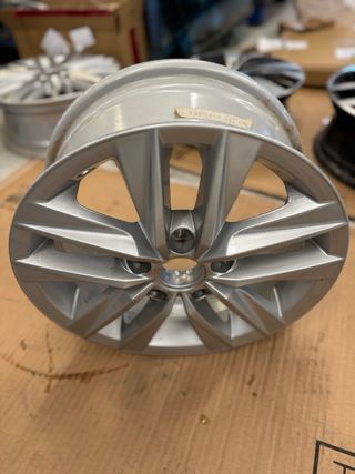 Llanta 2K5601025L 8Z8 COLUNDRA