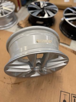 Llanta 2K5601025L 8Z8 COLUNDRA