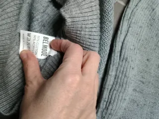 Maglione uomo grigio con bottoni
