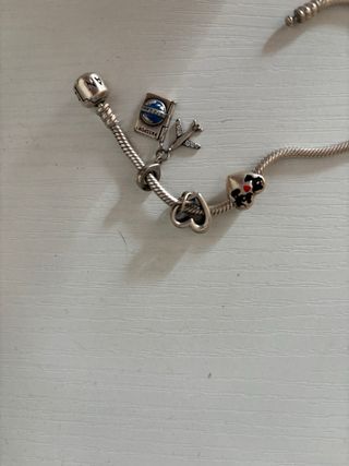 Pulsera Pandora con 3 charms