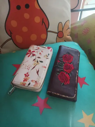 Carteras Mujer Valentina y Bershka(regalo).