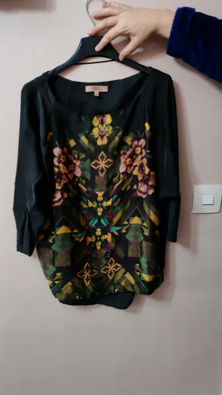 Camiseta Bershka verde multicolor Talla S