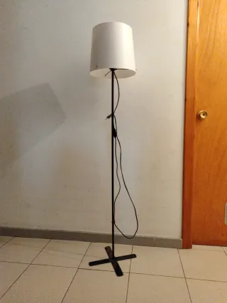 Lámpara de pie moderna