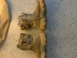 Botas Airsoft, Caza o Senderismo Beige