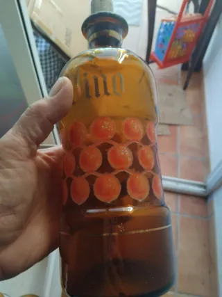 copas whisky, vasitos vino, botella vino, licorer