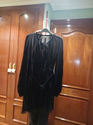 Vestido negro manga larga