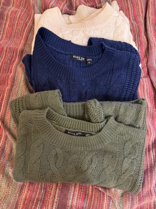 3 maglioni ASOS corti panna, blu, verde