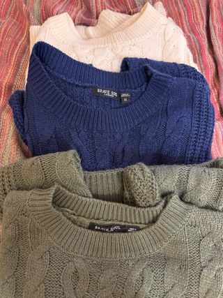 3 maglioni ASOS corti panna, blu, verde