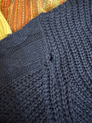 3 maglioni ASOS corti panna, blu, verde