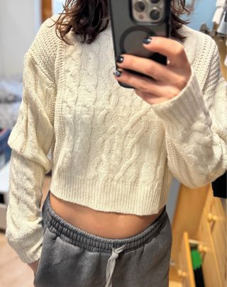 3 maglioni ASOS corti panna, blu, verde