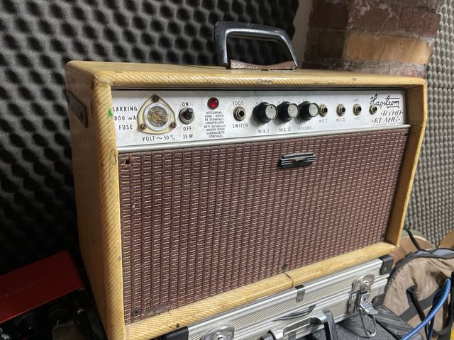 Hagstrom Echo Tube Machine