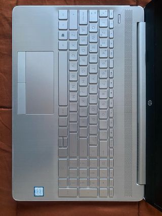 Portátil HP 15-dw0003ns i7 16 Gb RAM 512 GB SSD